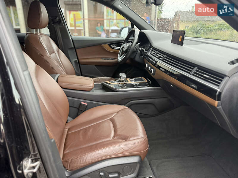 Позашляховик / Кросовер Audi Q7 2017 в Львові