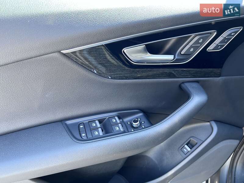 Позашляховик / Кросовер Audi Q7 2017 в Вінниці