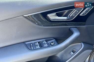 Внедорожник / Кроссовер Audi Q7 2017 в 