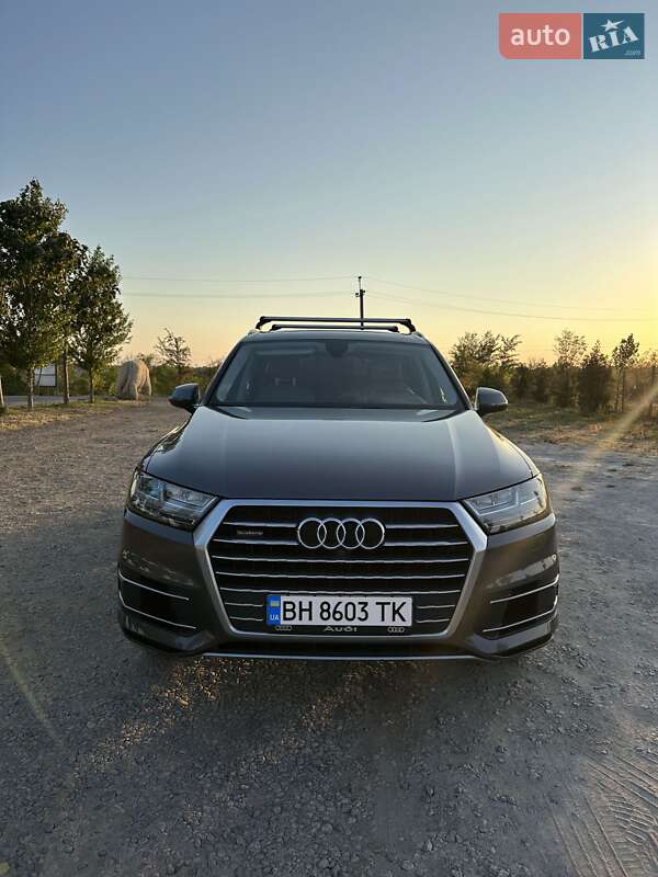 Внедорожник / Кроссовер Audi Q7 2019 в Одессе