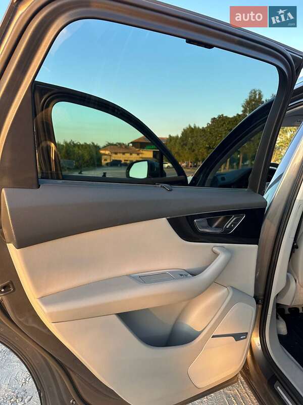 Внедорожник / Кроссовер Audi Q7 2019 в Одессе