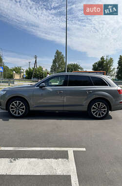 Позашляховик / Кросовер Audi Q7 2016 в 