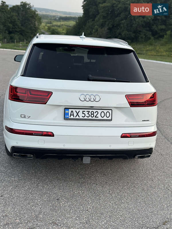 Позашляховик / Кросовер Audi Q7 2016 в Харкові