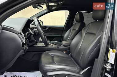 Позашляховик / Кросовер Audi Q7 2017 в 