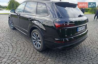 Внедорожник / Кроссовер Audi Q7 2021 в 