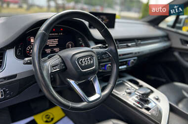 Позашляховик / Кросовер Audi Q7 2018 в 
