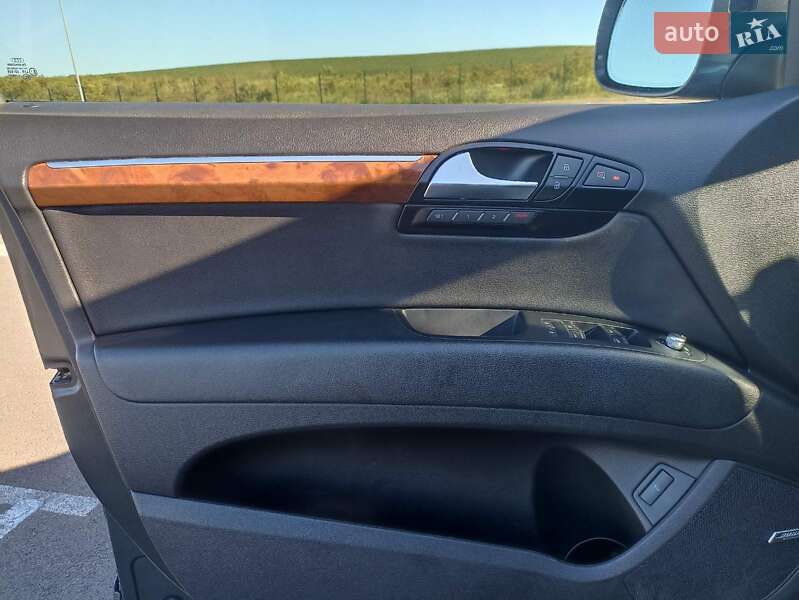 Внедорожник / Кроссовер Audi Q7 2015 в Ровно