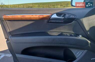 Внедорожник / Кроссовер Audi Q7 2015 в 