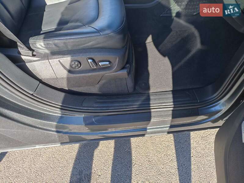 Внедорожник / Кроссовер Audi Q7 2015 в Ровно