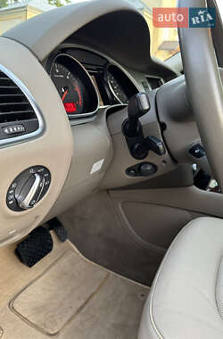 Внедорожник / Кроссовер Audi Q7 2011 в 