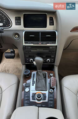 Внедорожник / Кроссовер Audi Q7 2011 в 