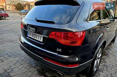 Позашляховик / Кросовер Audi Q7 2007 в 