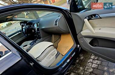 Позашляховик / Кросовер Audi Q7 2007 в 