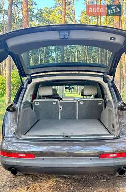 Позашляховик / Кросовер Audi Q7 2007 в 