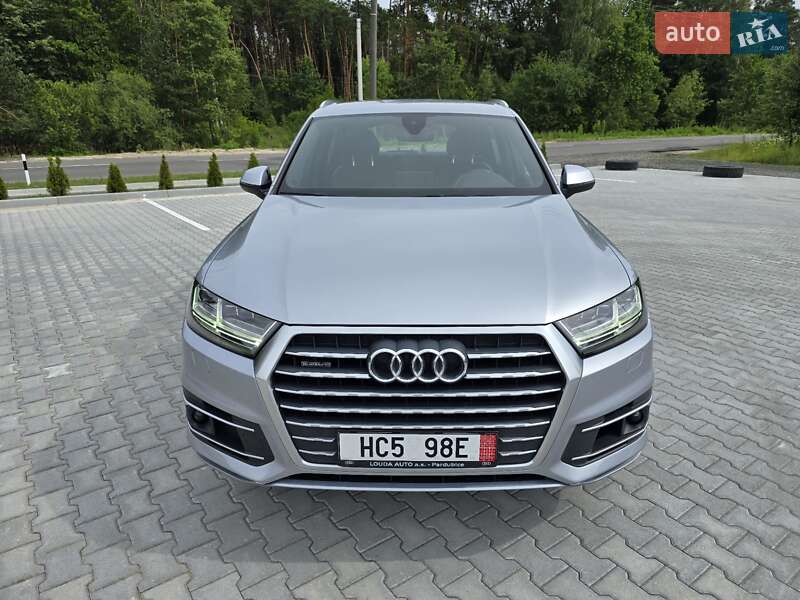 Позашляховик / Кросовер Audi Q7 2018 в Ковелі