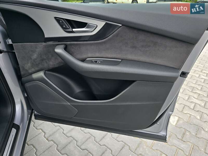 Позашляховик / Кросовер Audi Q7 2018 в Ковелі