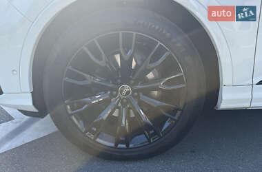 Внедорожник / Кроссовер Audi Q7 2022 в 