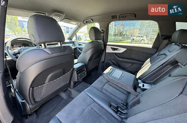 Внедорожник / Кроссовер Audi Q7 2022 в 