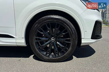 Внедорожник / Кроссовер Audi Q7 2022 в 
