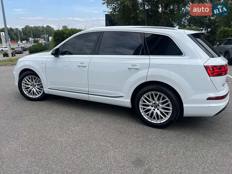 Позашляховик / Кросовер Audi Q7 2018 в Києві