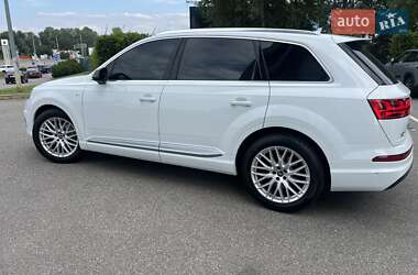 Внедорожник / Кроссовер Audi Q7 2018 в 