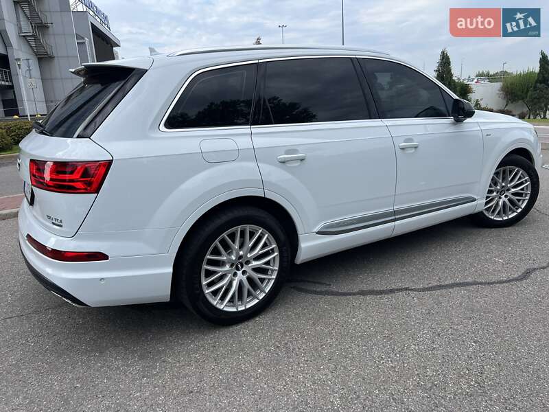 Позашляховик / Кросовер Audi Q7 2018 в Києві