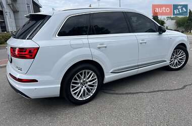 Внедорожник / Кроссовер Audi Q7 2018 в 