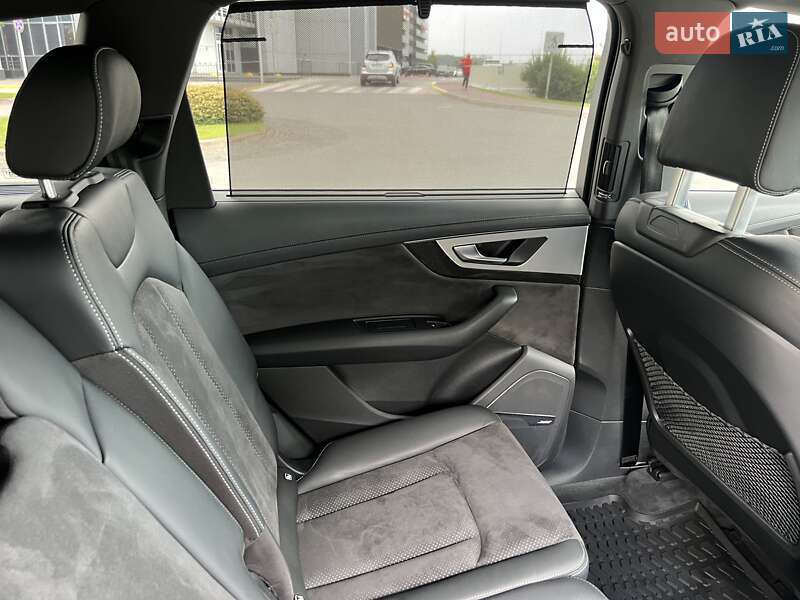 Позашляховик / Кросовер Audi Q7 2018 в Києві