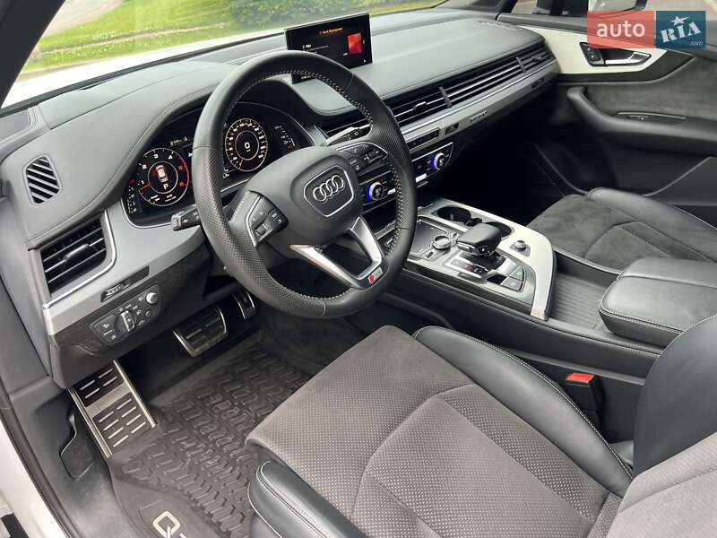 Позашляховик / Кросовер Audi Q7 2018 в Києві