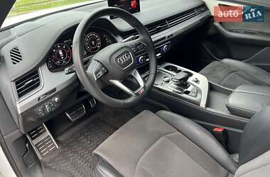 Внедорожник / Кроссовер Audi Q7 2018 в 