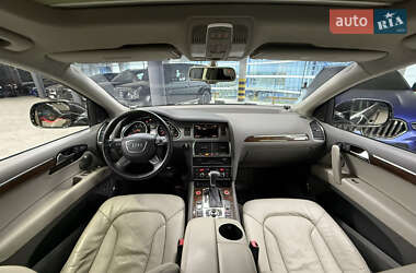 Внедорожник / Кроссовер Audi Q7 2012 в 