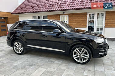 Позашляховик / Кросовер Audi Q7 2018 в 