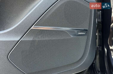 Позашляховик / Кросовер Audi Q7 2018 в 
