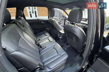 Позашляховик / Кросовер Audi Q7 2018 в 