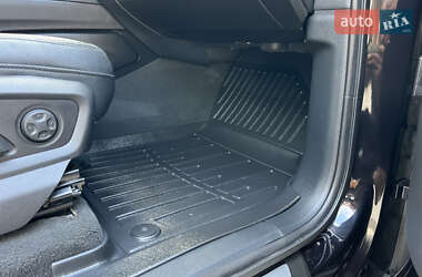 Позашляховик / Кросовер Audi Q7 2018 в 