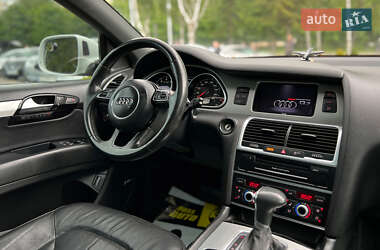 Позашляховик / Кросовер Audi Q7 2015 в 