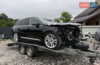 Внедорожник / Кроссовер Audi Q7 2018 в 
