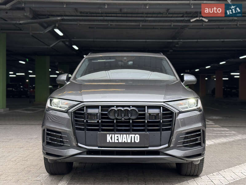 Внедорожник / Кроссовер Audi Q7 2020 в Киеве