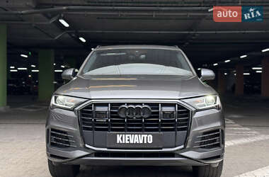 Позашляховик / Кросовер Audi Q7 2020 в 
