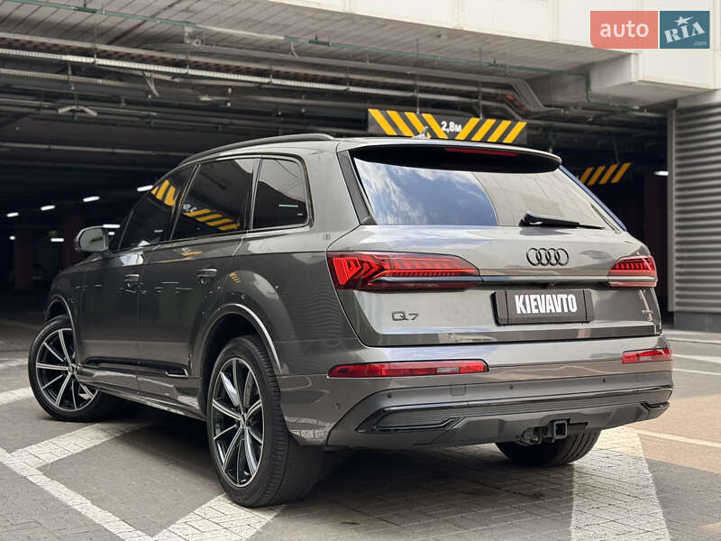 Внедорожник / Кроссовер Audi Q7 2020 в Киеве