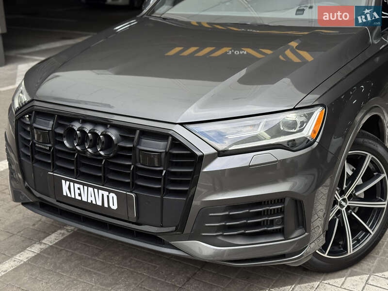 Внедорожник / Кроссовер Audi Q7 2020 в Киеве