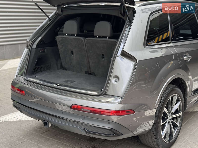 Внедорожник / Кроссовер Audi Q7 2020 в Киеве
