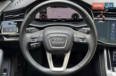 Позашляховик / Кросовер Audi Q7 2020 в 