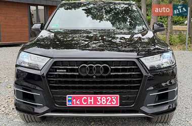 Позашляховик / Кросовер Audi Q7 2017 в 
