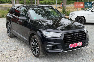 Позашляховик / Кросовер Audi Q7 2017 в 