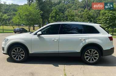 Позашляховик / Кросовер Audi Q7 2015 в 