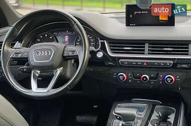 Позашляховик / Кросовер Audi Q7 2017 в 