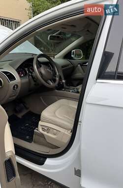 Позашляховик / Кросовер Audi Q7 2015 в 