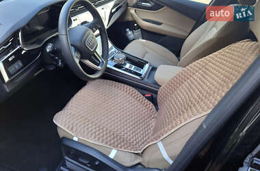 Позашляховик / Кросовер Audi Q7 2021 в 