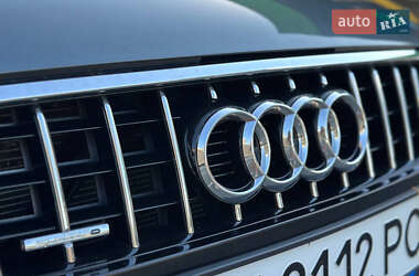 Позашляховик / Кросовер Audi Q7 2015 в 